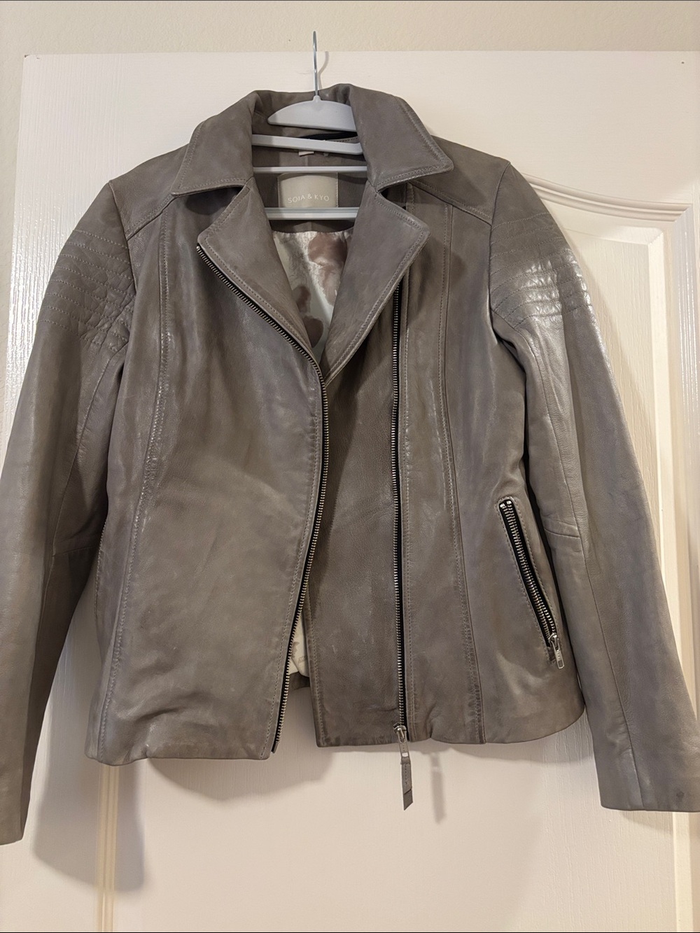Soia & Kyo Light Gray Leather Moto Jacket size small